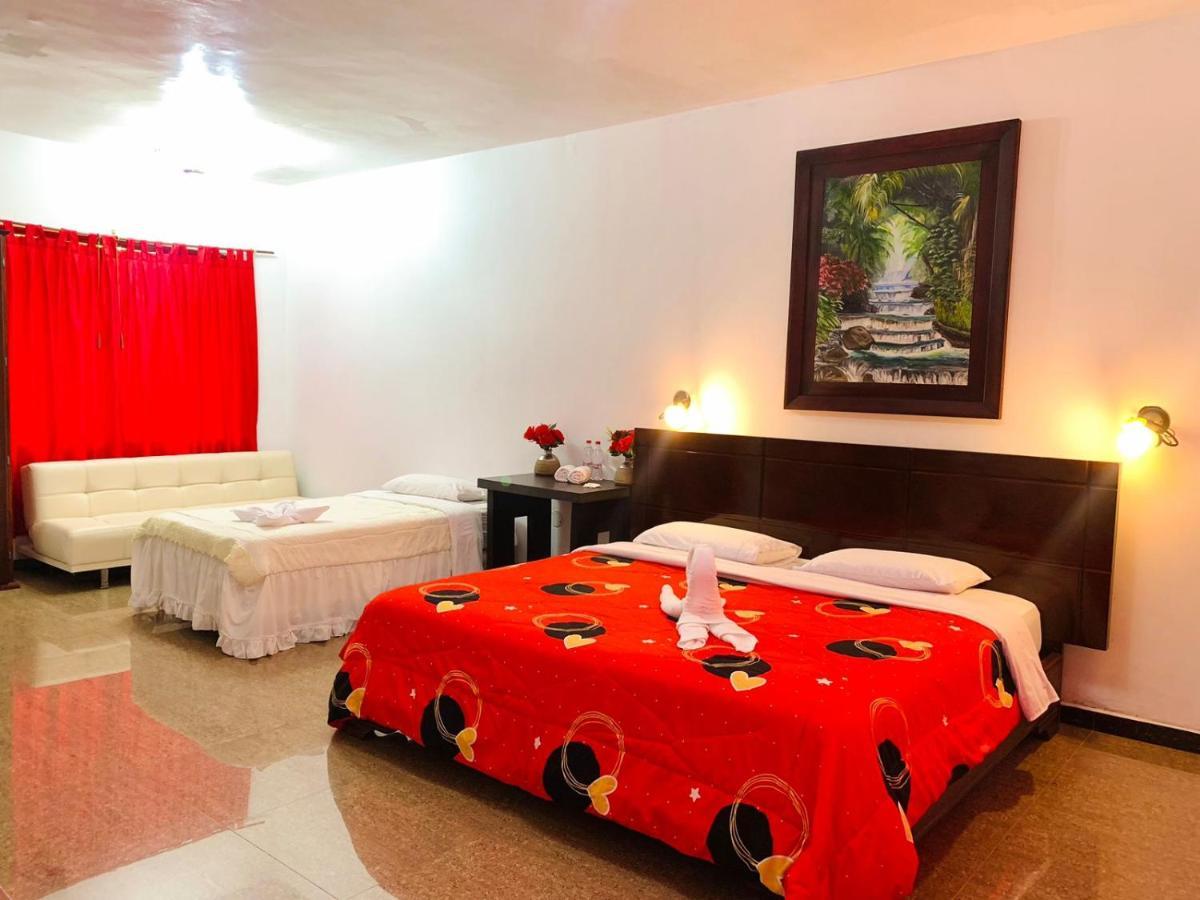 Hosteria D'Carlos Aqua Park Hotel Santo Domingo de los Colorados Kültér fotó