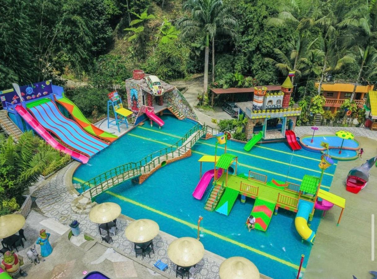 Hosteria D'Carlos Aqua Park Hotel Santo Domingo de los Colorados Kültér fotó